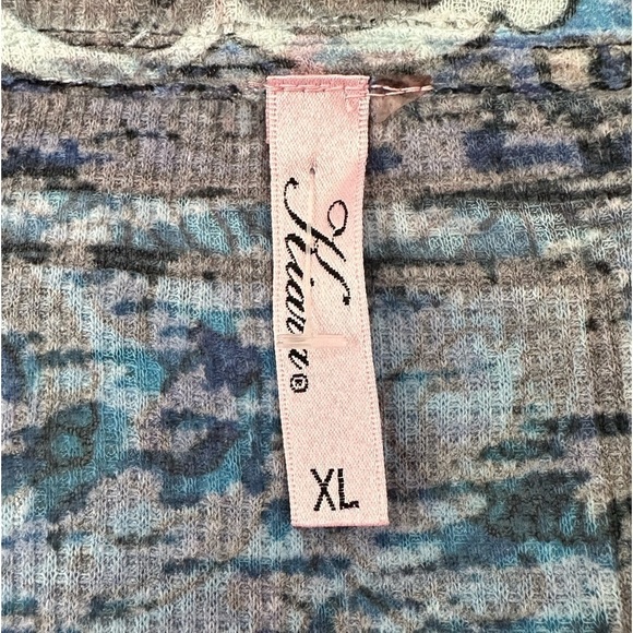 🦋KIARA long sleeve top round neckline rhinestone paisley pattern shapire SZ XL - Picture 5 of 7